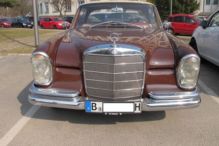 Mercedes-Benz 220 Gebrauchtwagen