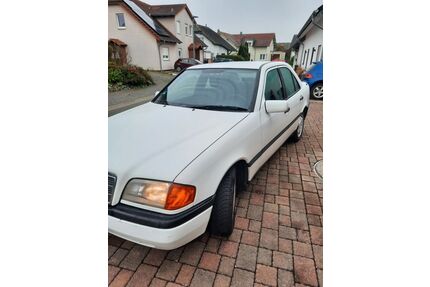Mercedes-Benz C 180 Gebrauchtwagen