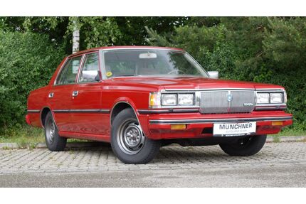 Nissan Crown 