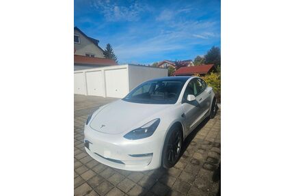 Tesla Model 3 Gebrauchtwagen