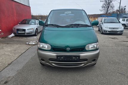 Nissan Serena Gebrauchtwagen