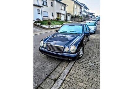 Mercedes-Benz 240 Gebrauchtwagen
