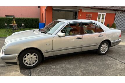 Mercedes-Benz E 230 Gebrauchtwagen