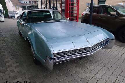 Oldsmobile Toronado 