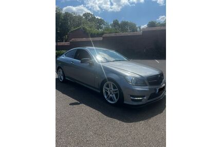 Mercedes-Benz 220 Gebrauchtwagen