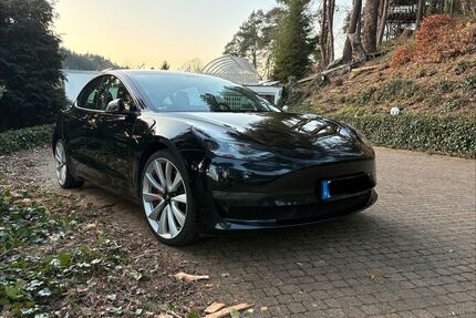 Tesla Model 3 Gebrauchtwagen