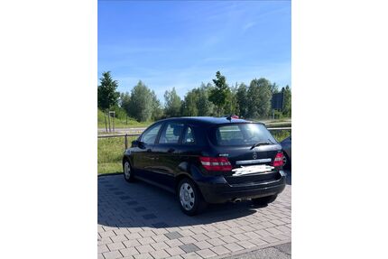 Mercedes-Benz B 180 Gebrauchtwagen