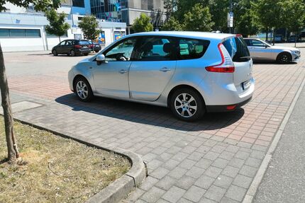 Renault Grand Scenic Gebrauchtwagen