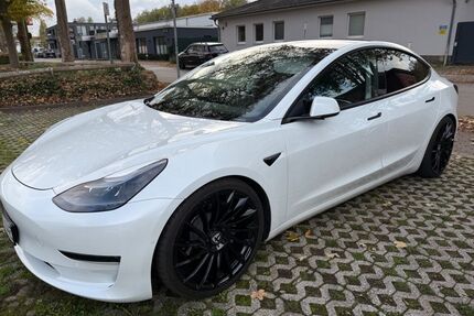 Tesla Model 3 Gebrauchtwagen