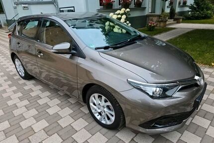 Toyota Auris Gebrauchtwagen