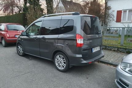 Ford Tourneo Courier Gebrauchtwagen