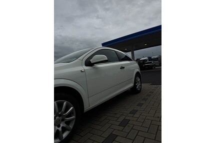 Opel Astra GTC J Gebrauchtwagen