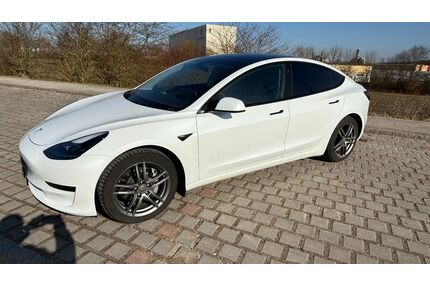 Tesla Model 3 Gebrauchtwagen
