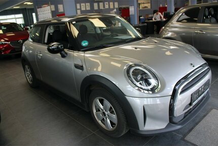 Mini Cooper Aut. Essential Trim Gebrauchtwagen