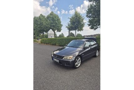 Lexus IS 200 Gebrauchtwagen