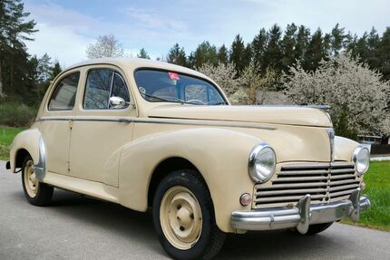 Peugeot 204 Oldtimer