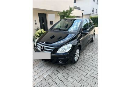 Mercedes-Benz B 180 Gebrauchtwagen