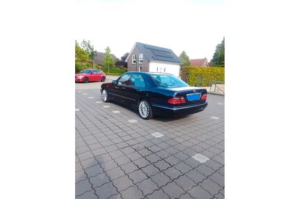 Mercedes-Benz E 240 Gebrauchtwagen