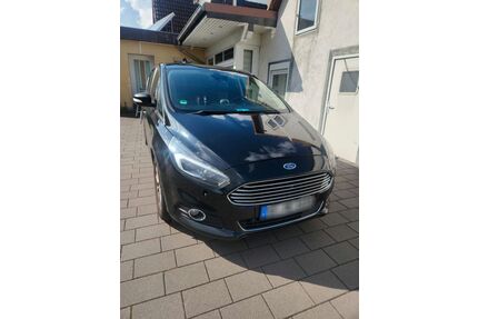 Ford S-Max Gebrauchtwagen