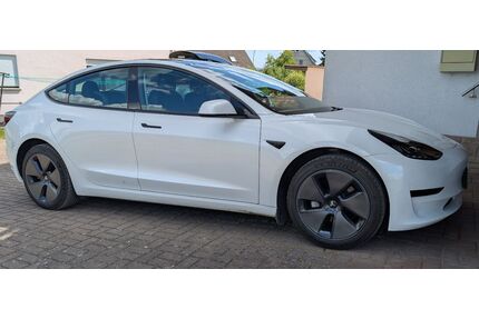 Tesla Model 3 Gebrauchtwagen