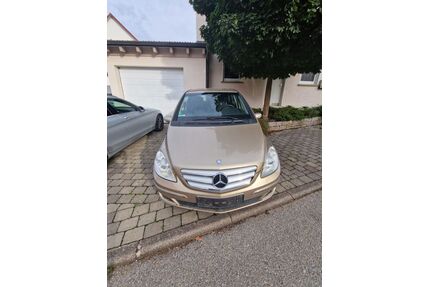 Mercedes-Benz B 180 Gebrauchtwagen