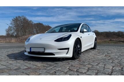 Tesla Model 3 Gebrauchtwagen