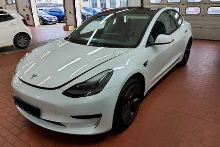 Tesla Model 3 Gebrauchtwagen