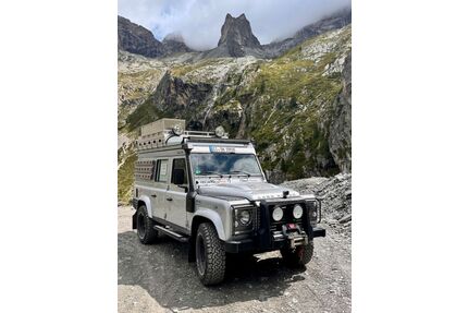 Nissan Defender 