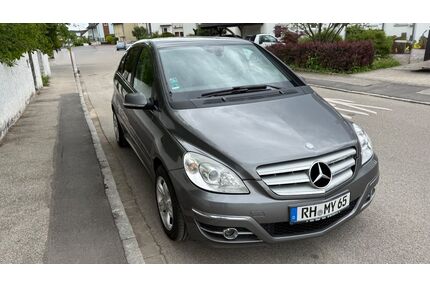 Mercedes-Benz B 180 Gebrauchtwagen