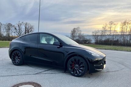Tesla Model Y Gebrauchtwagen