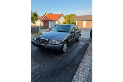 Mercedes-Benz C 180 Gebrauchtwagen