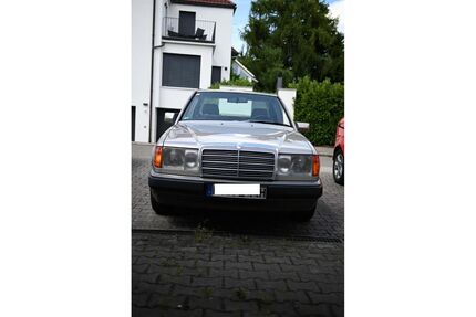 Mercedes-Benz E 260 Gebrauchtwagen