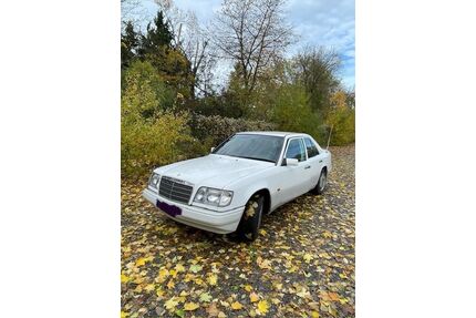 Mercedes-Benz 220 Gebrauchtwagen