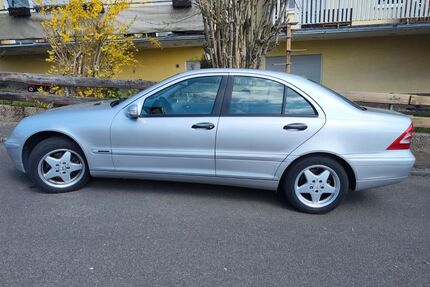 Mercedes-Benz 240 Gebrauchtwagen