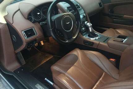 Aston Martin Vantage 