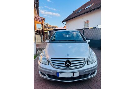 Mercedes-Benz B 180 Gebrauchtwagen