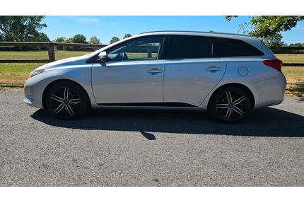 Toyota Auris Touring Sports Gebrauchtwagen