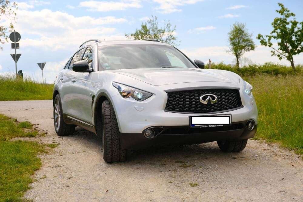 QX70