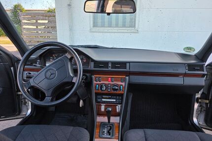Mercedes-Benz 220 Gebrauchtwagen