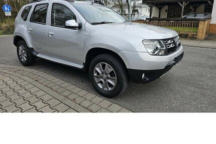 Dacia Duster Prestige Diesel Klima+AHK+ Insp+TÜV + NEU Gebrauchtwagen