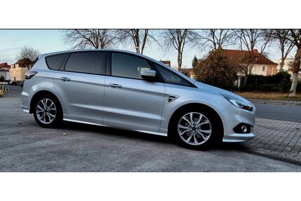 Ford S-Max Gebrauchtwagen