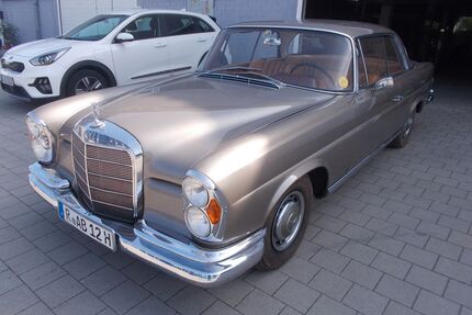Mercedes-Benz 220 Gebrauchtwagen