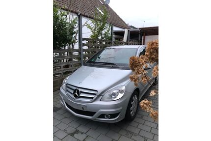 Mercedes-Benz B 180 Gebrauchtwagen
