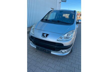 Peugeot 1007 Gebrauchtwagen
