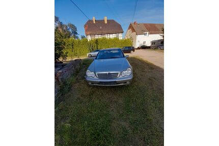 Mercedes-Benz 230 Gebrauchtwagen