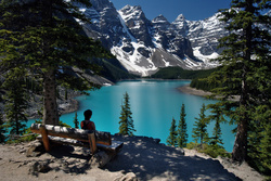 Mit dem Auto in den Urlaub - bank berge blick einladend frei kanada schatten schnee see sityen urlaub wald wildnis.