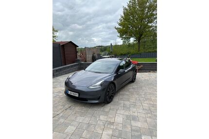Tesla Model 3 Gebrauchtwagen