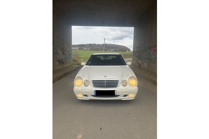 Mercedes-Benz E 200 Gebrauchtwagen
