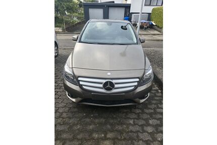 Mercedes-Benz B 180 Gebrauchtwagen