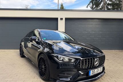 Mercedes-Benz CLA 220 